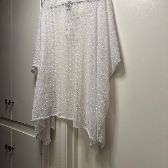 NWT Vince Camuto coverup - white with sequins - one size - Picture 2 of 6